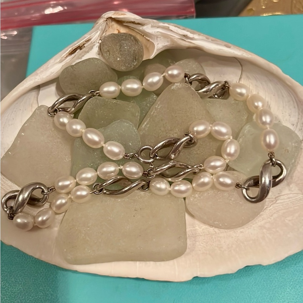 Tiffany & Co. Pearl Infinitely Necklace - Picture 4 of 5